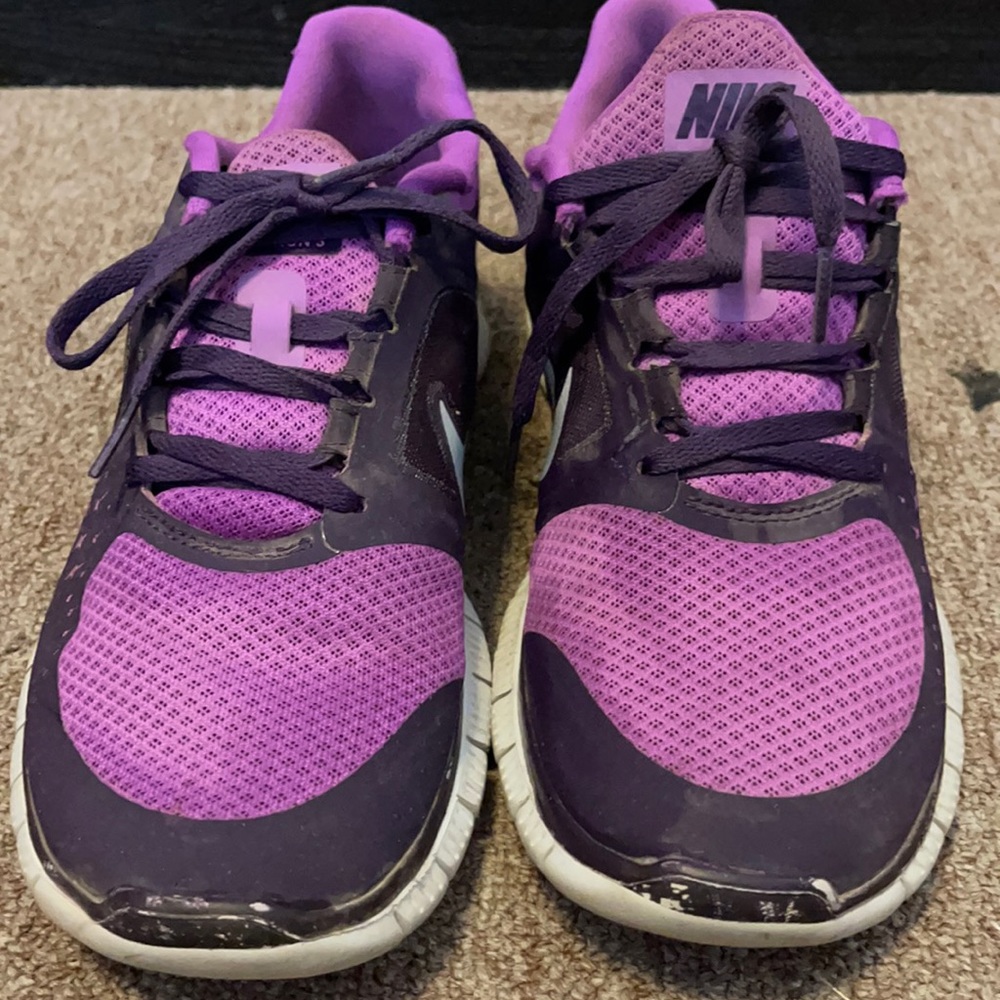 Used Nike free runs